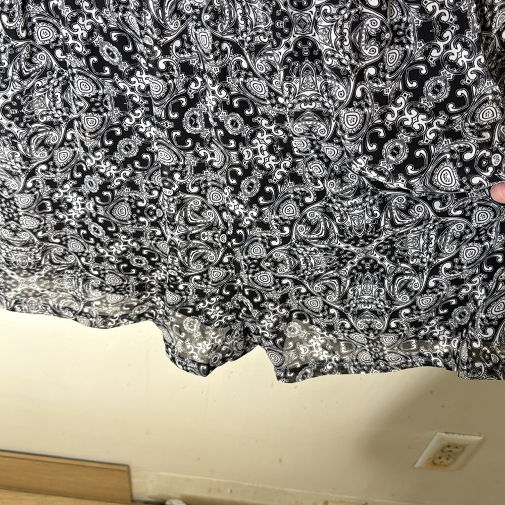 Express Black And White Polyester Patterned Faux … - image 5